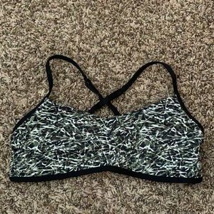 Lululemon Sports Bra, Size 6, EUC